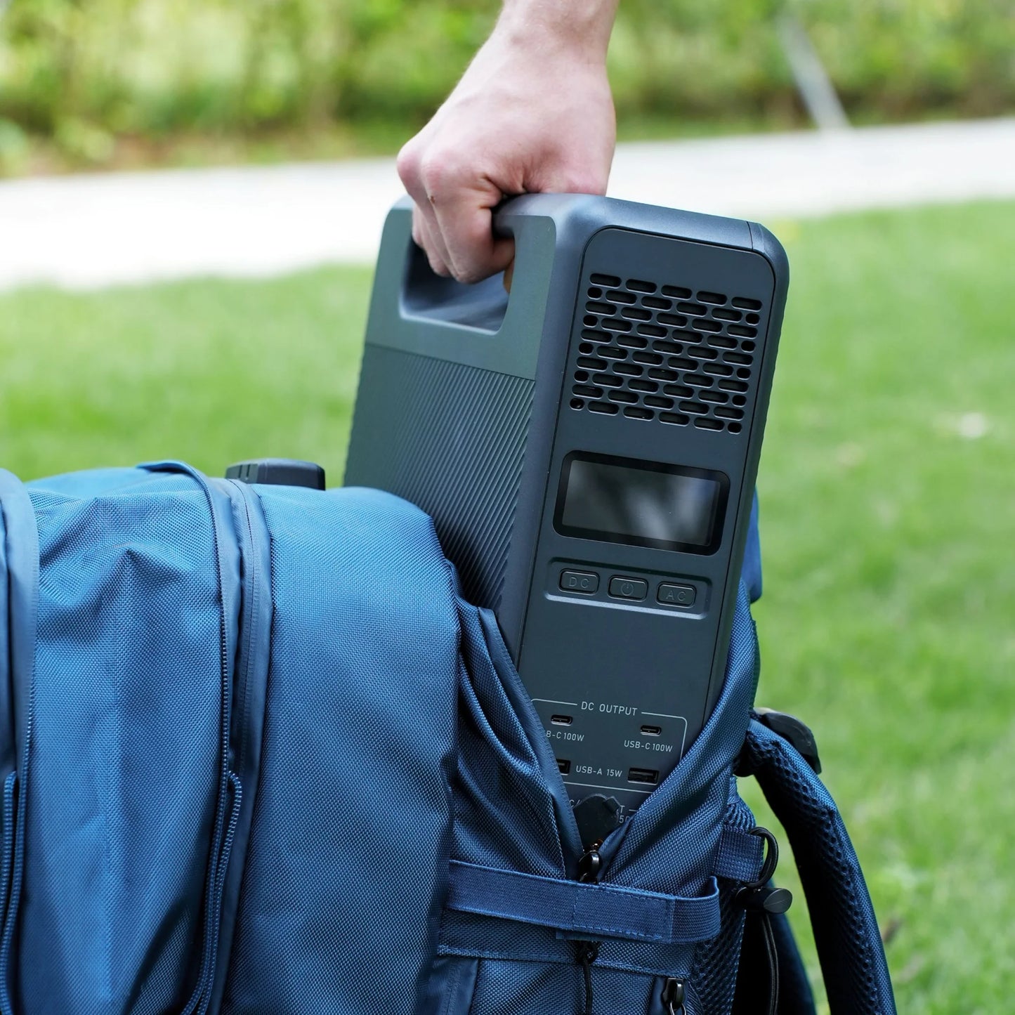 BLUETTI Handsfree 2 Backpack Power Station 60L Storage, 700W / 512Wh