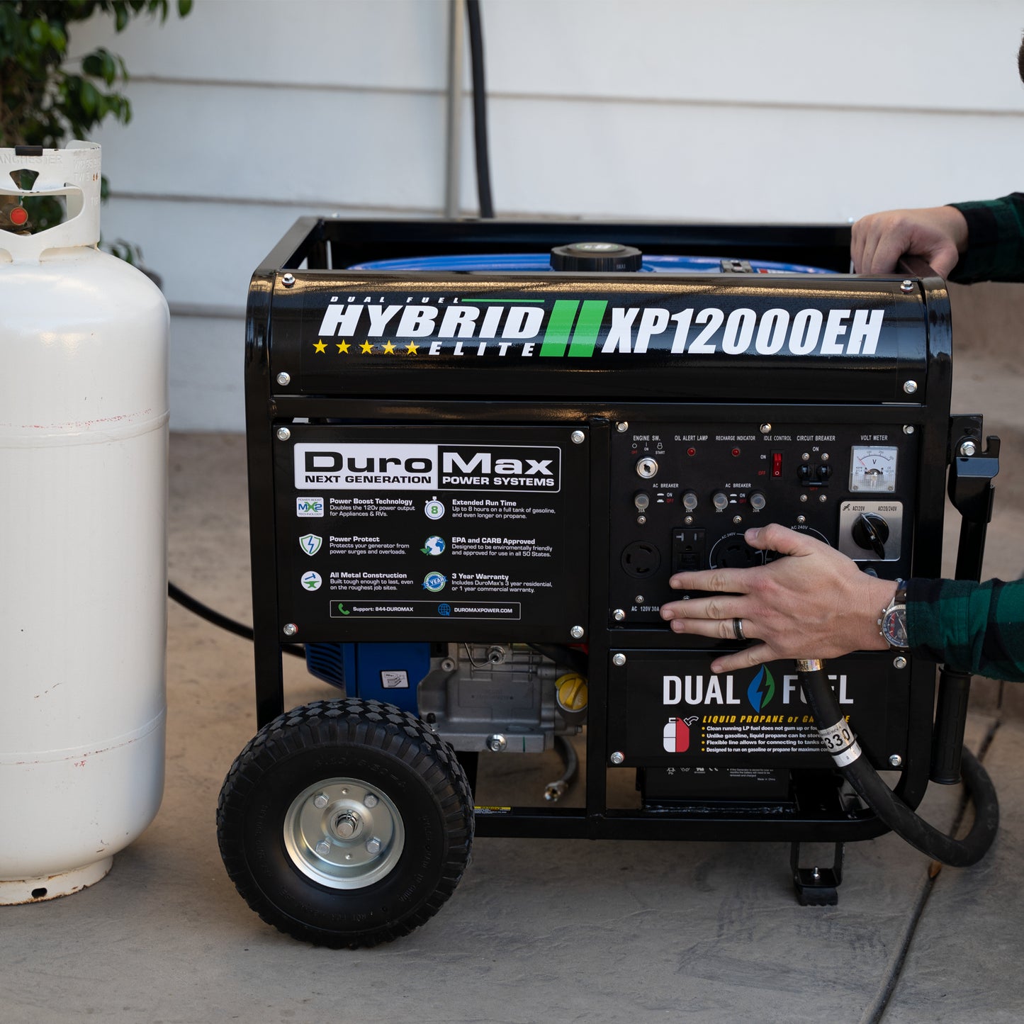 DuroMax XP12000EH 12,000-Watt/9,500-Watt 457cc Electric Start Dual Fuel Portable Generator
