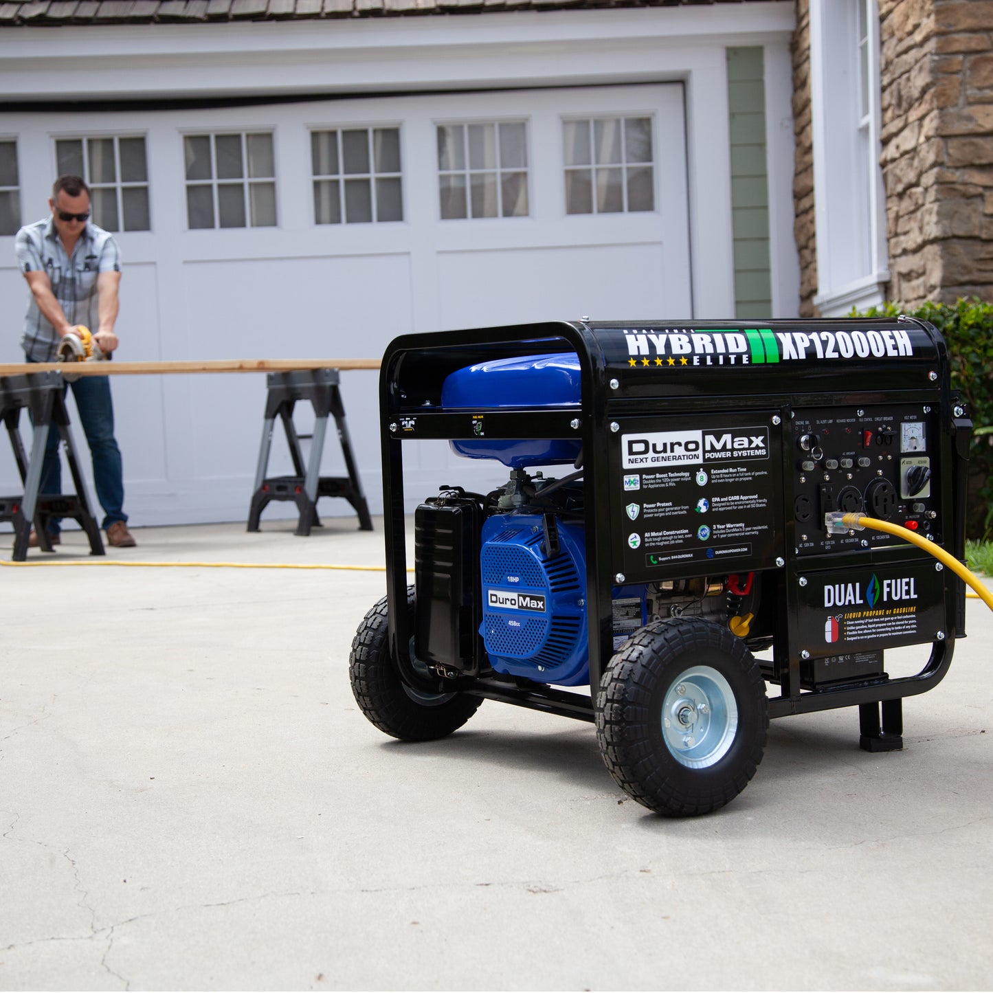 DuroMax XP12000EH 12,000-Watt/9,500-Watt 457cc Electric Start Dual Fuel Portable Generator