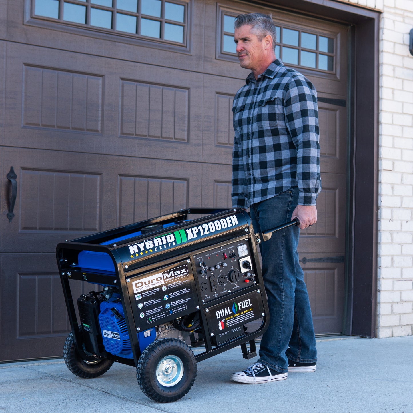 DuroMax XP12000EH 12,000-Watt/9,500-Watt 457cc Electric Start Dual Fuel Portable Generator