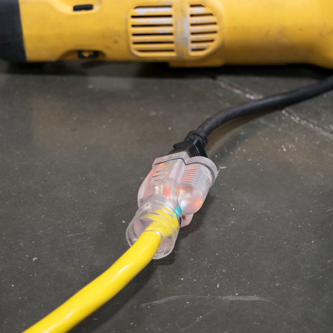 DuroMax XPC12100A 100 Ft 12 Ga Single Tap Extension Power Cord
